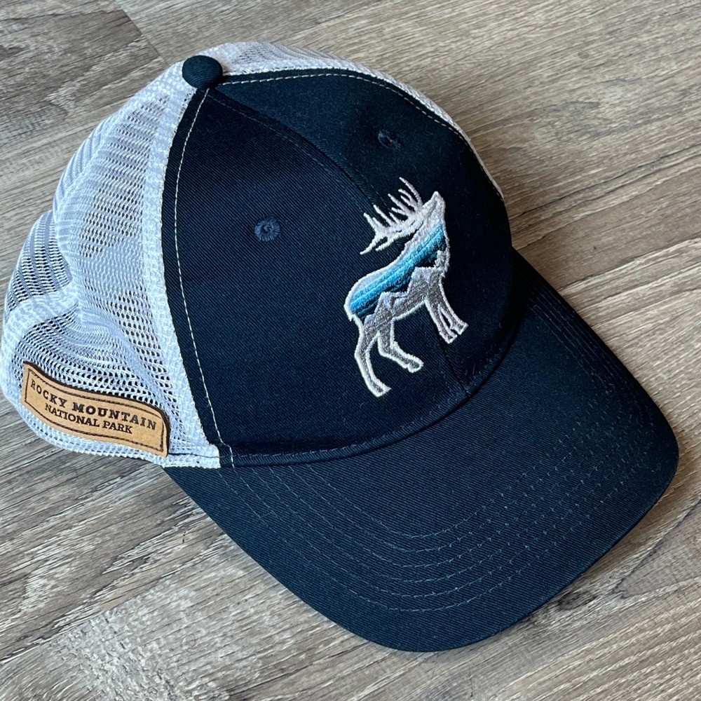 Locale Rocky Mountain National Park Elk Trucker Hat Navy Blue White Snapback Cap